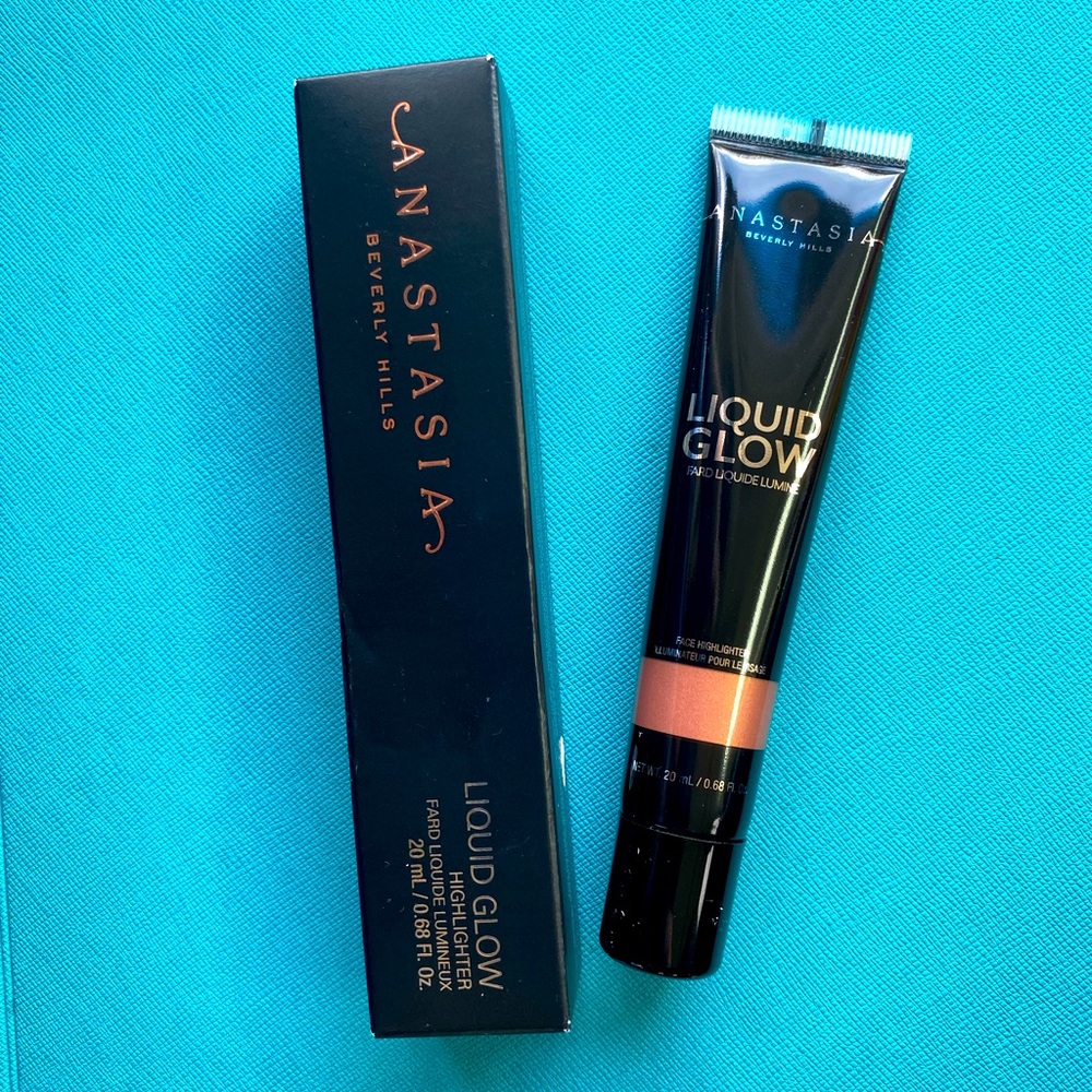 Anastasia liquid Glow Highlighter Rose Gold BNIB